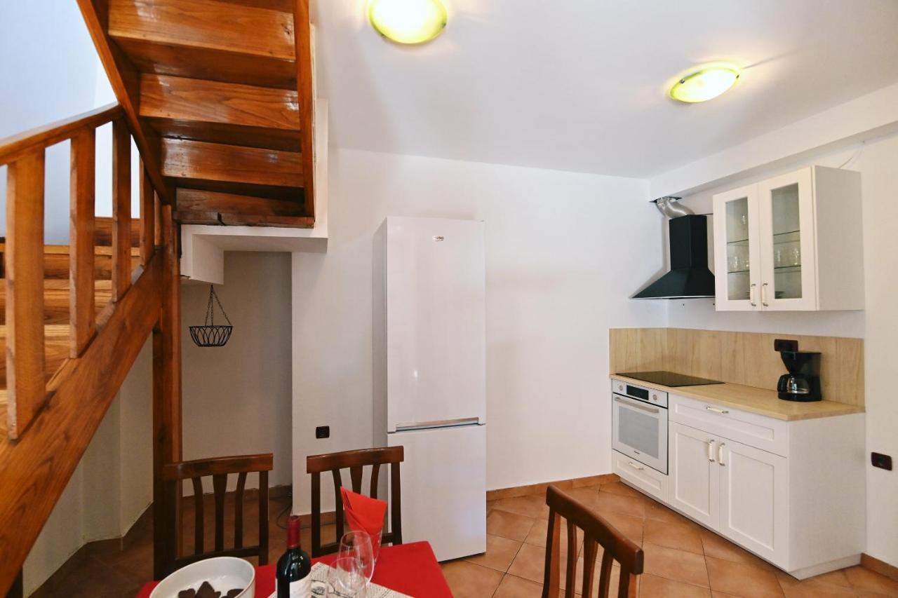 Privatna Kuca Krimeja Holiday home *